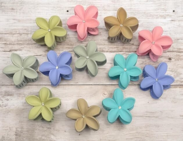 Fancy Flower Claw With Stone (Pack of 12) - Image 2