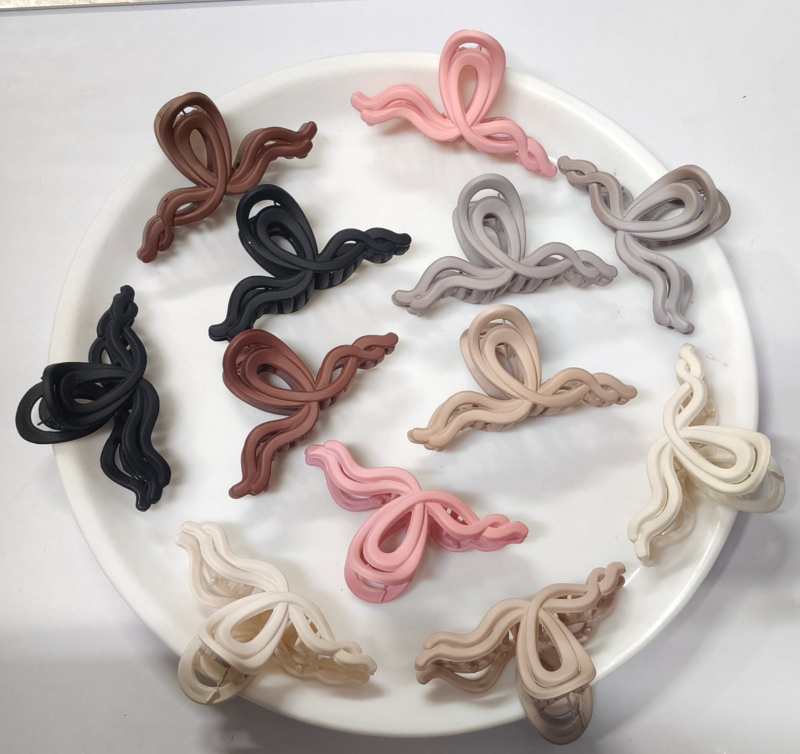 MEDIUM SIZE MATTE CLAW CLIPS (12 PC)