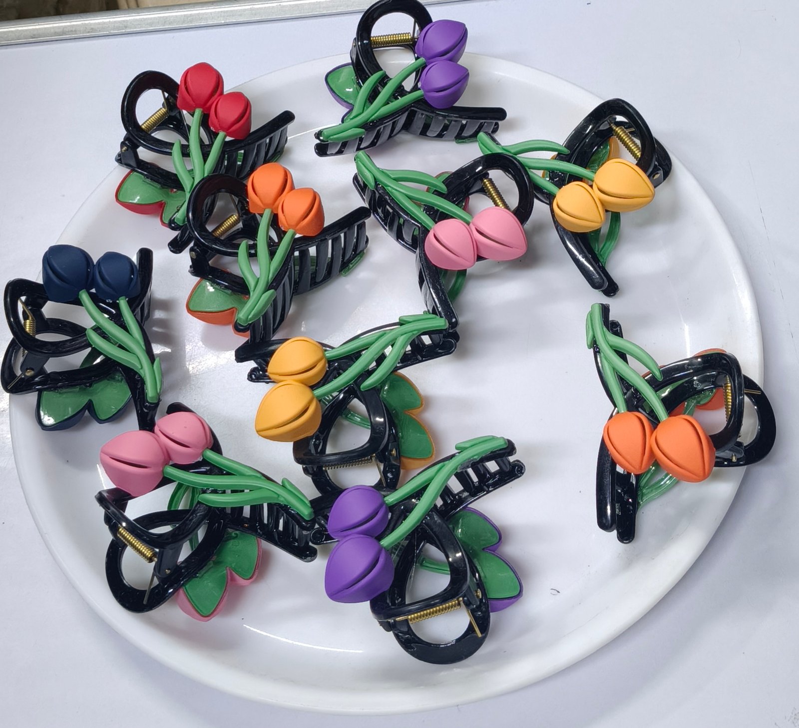 TRENDY TULIP HAIR CLAW (12 PC)
