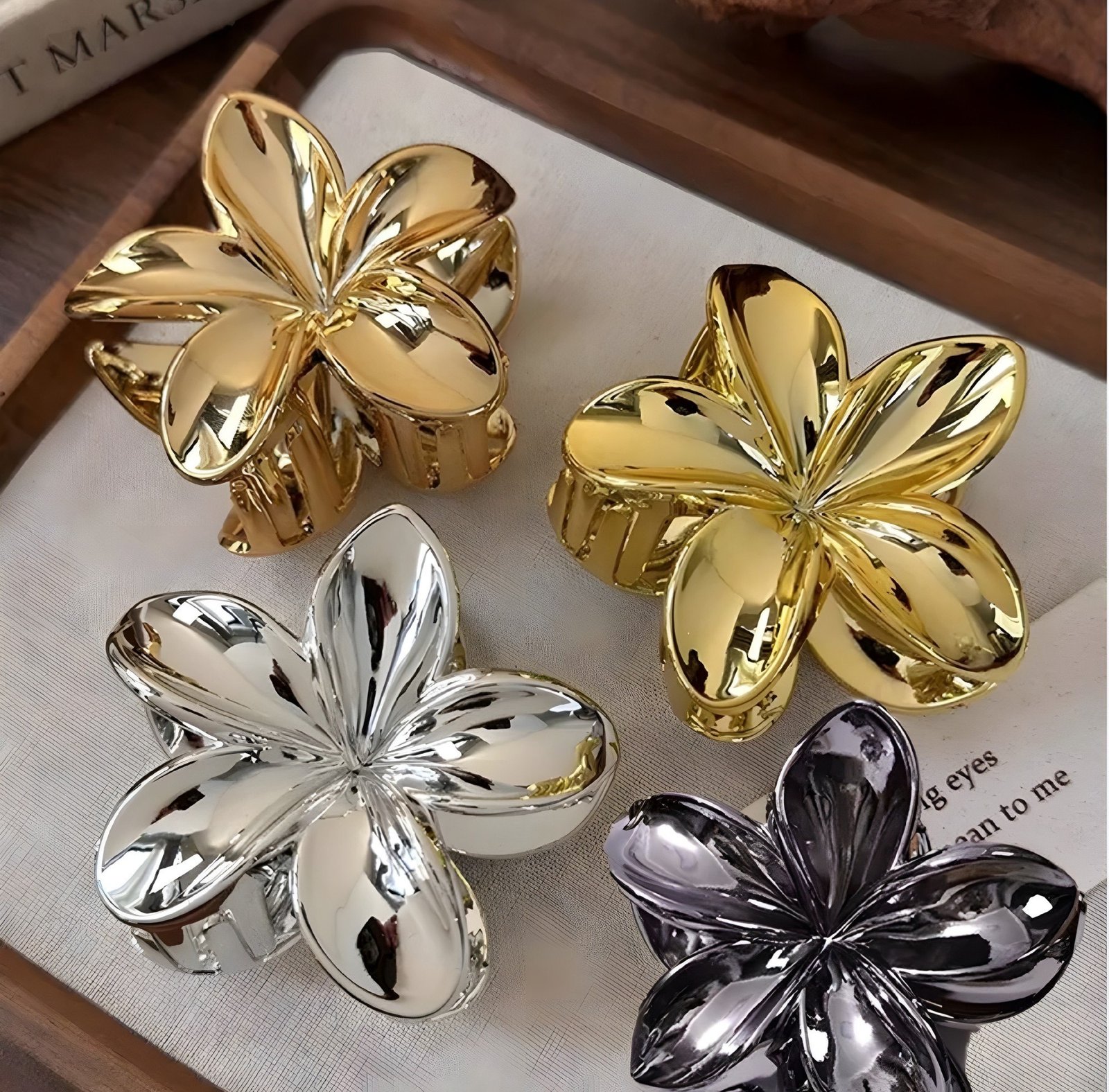 Big Size Metallic Flower Colour Claw (Pack Of 12)